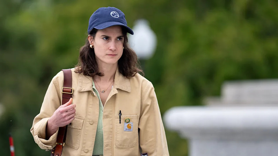 Bipartisan House Push Seeks Harsher Measures Against Sea Lions Devouring Northwest Salmon - Image 3