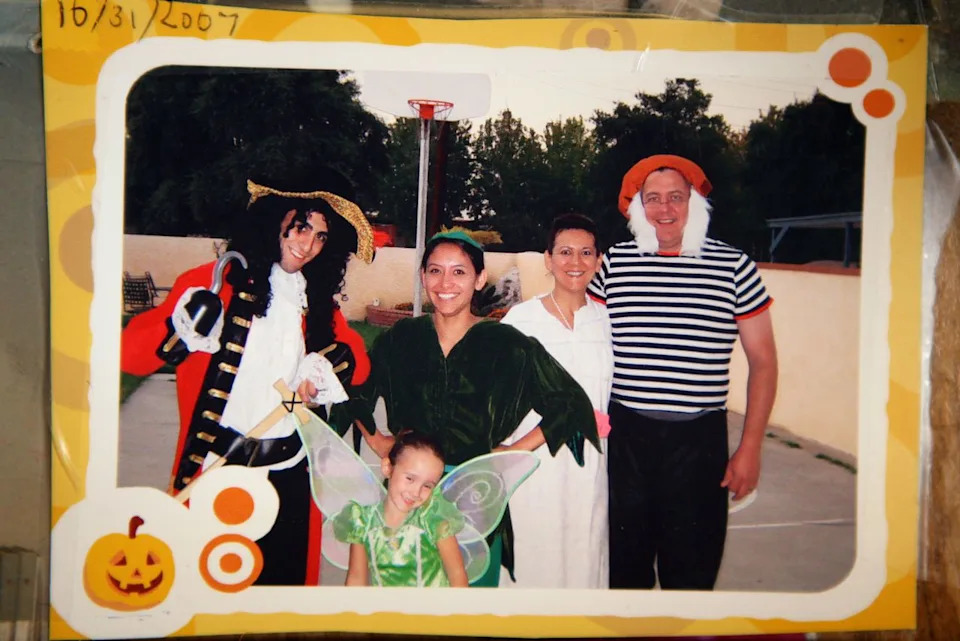 Covina Christmas Massacre: Man Dressed as Santa Kills Ex-Wife and Eight Relatives - Image 1