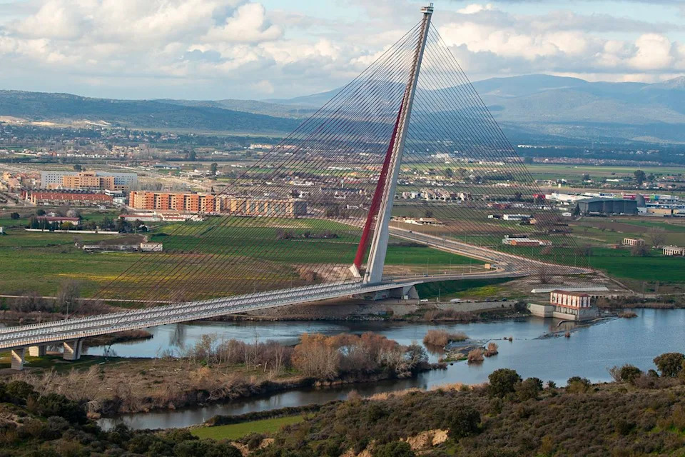 Coroner: British Free‑Climber Lewis Stevenson Died After Falling From Spain’s Tallest Bridge — Ruled Accidental - Image 2