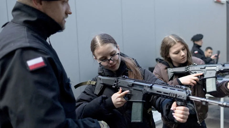 Europe on Edge: Experts Warn Russia Has Reintroduced the Real Risk of War - Image 5