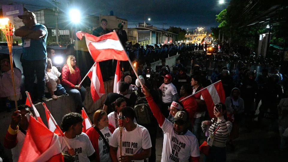 Trump-Backed Ex-Mayor Nasry “Tito” Asfura Narrowly Declared Winner In Contested Honduran Presidential Vote