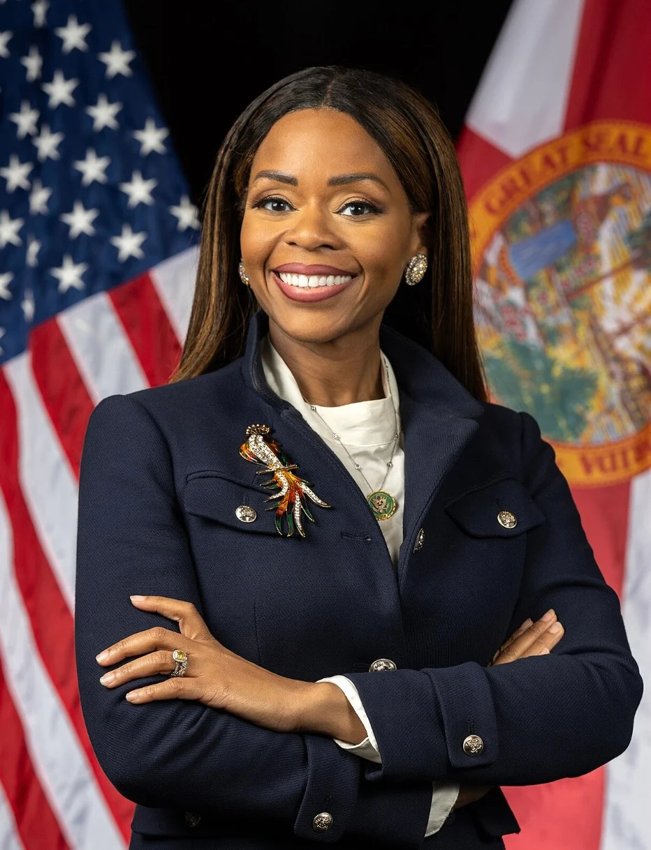 Community Note Claims Rep. Sheila Cherfilus-McCormick Edited Christmas Photo To Remove Ring Linked To Alleged FEMA Fraud