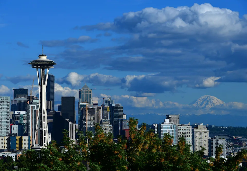 Video Shows Suspect Pull Trooper From Patrol Car and Steal Cruiser on I‑5 — Arrest Made