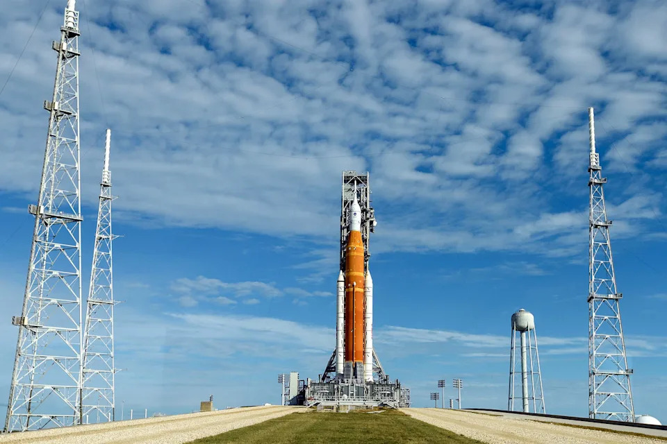 Artemis II Could Return Humans to Lunar Orbit in 2026 — A Critical Test for SLS and Orion