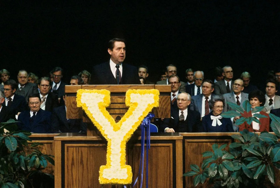 Jeffrey R. Holland, Senior LDS Leader and President-in-Waiting, Dies at 85