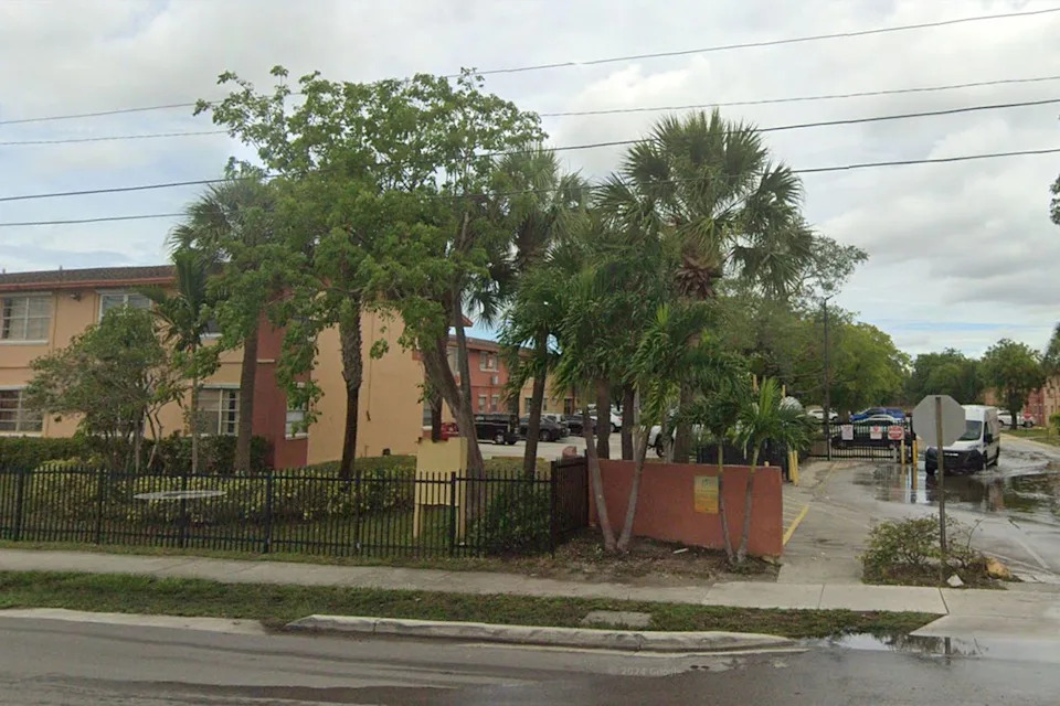 Florida Man Arrested After Allegedly Stabbing Pregnant Partner to Death With Three Children Present