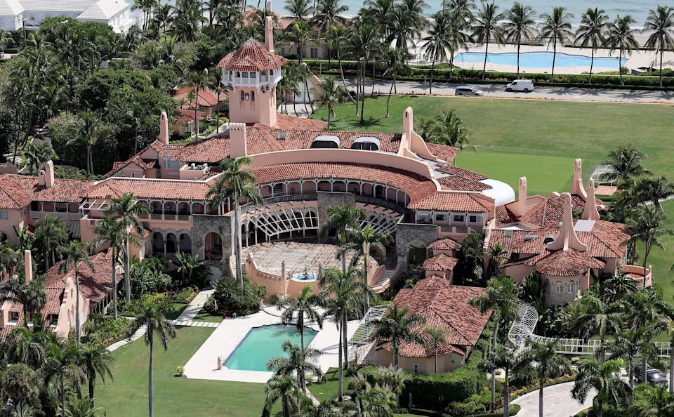 Zelensky Bristles at Trump’s Mar-a-Lago Boast After Palm Beach Peace Talks