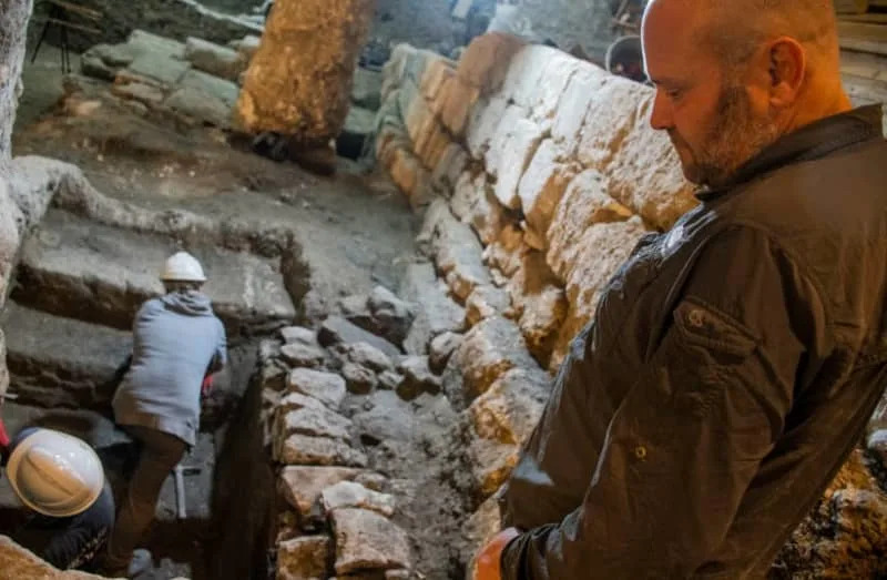 Rare Second Temple–Era Mikveh Unearthed Beneath Western Wall Plaza, Sealed Since 70 CE
