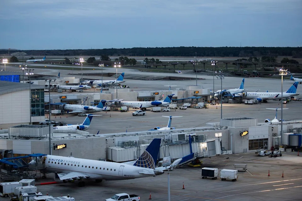 Near-Miss at Houston Airport: Volaris Jet Turned Into Path of United Express Flight — FAA Investigating
