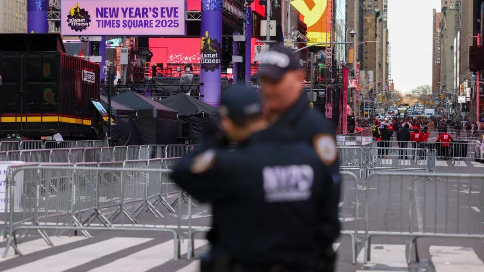 FBI and DHS Warn Lone Actors, Small Ideological Groups Pose Top Threat to New Year Celebrations