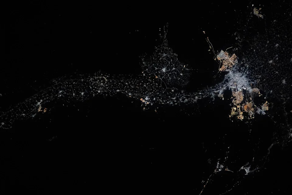 25 Years Above Earth: Astronauts' Most Stunning ISS Photos of 2025