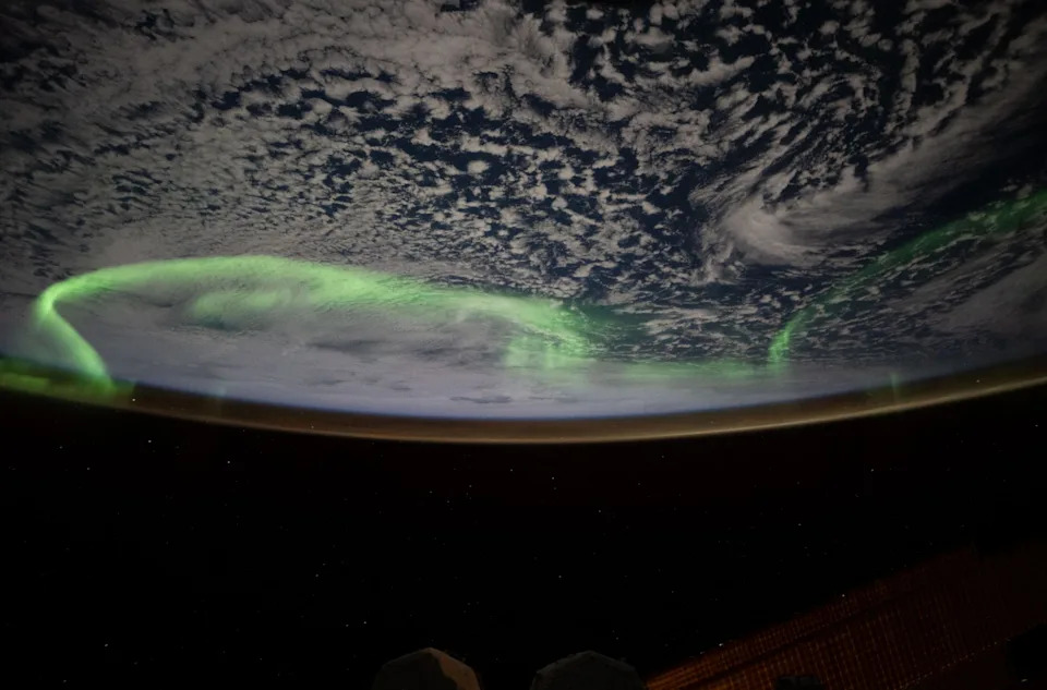 25 Years Above Earth: Astronauts' Most Stunning ISS Photos of 2025