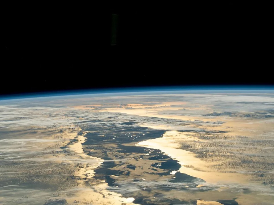 25 Years Above Earth: Astronauts' Most Stunning ISS Photos of 2025