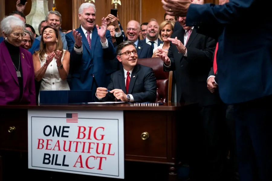 Top 10 U.S. Political Stories of 2025: Shutdowns, Scandals, and Sweeping Policy Changes