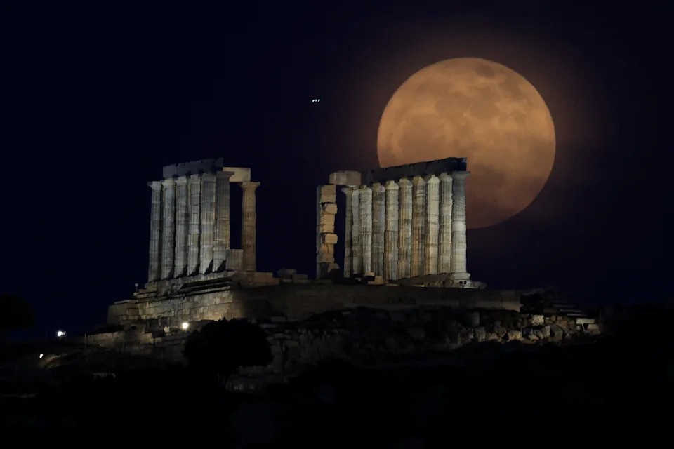 Full Moons of 2026 in Mississippi: Dates, Peak Times, Eclipses and the Stories Behind Their Names