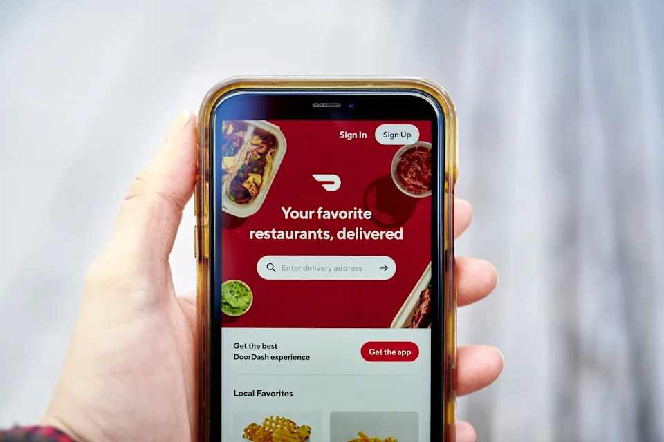 California Requires Food Delivery Apps to Pay Full Cash Refunds — No More In-App Credits Starting Jan. 1