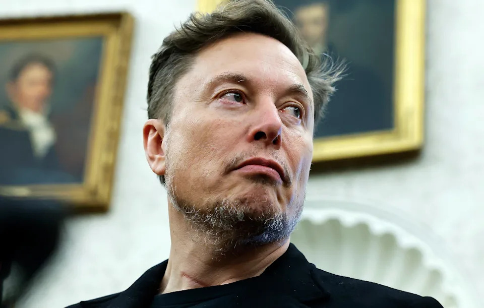 MAGA Influencer Urges Execution of Minnesota Gov. Tim Walz as Anti‑Somali Rhetoric Spikes