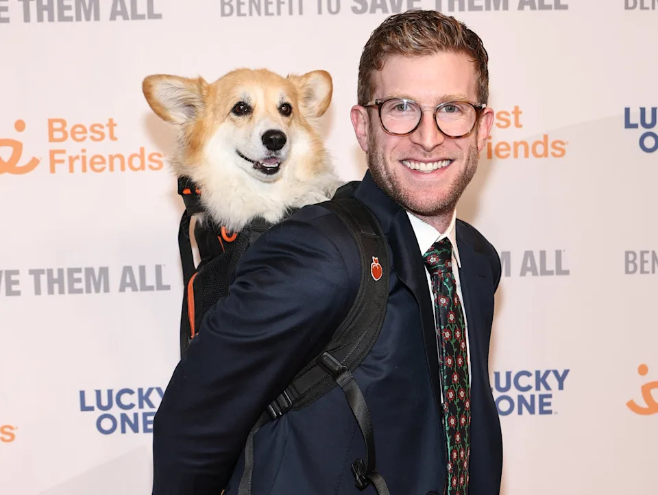 10 Uplifting Stories That Restore Faith In People — From a $1.7M Gift to Community Heroes