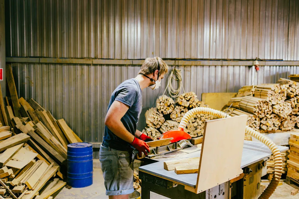 10 Uplifting Stories That Restore Faith In People — From a $1.7M Gift to Community Heroes