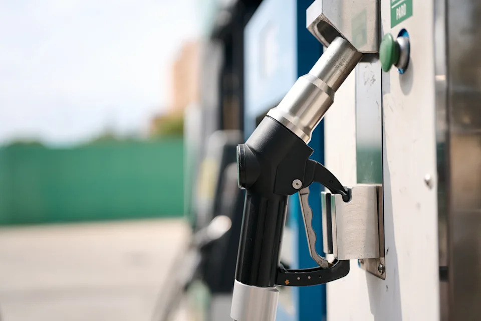 10 Uplifting Stories That Restore Faith In People — From a $1.7M Gift to Community Heroes