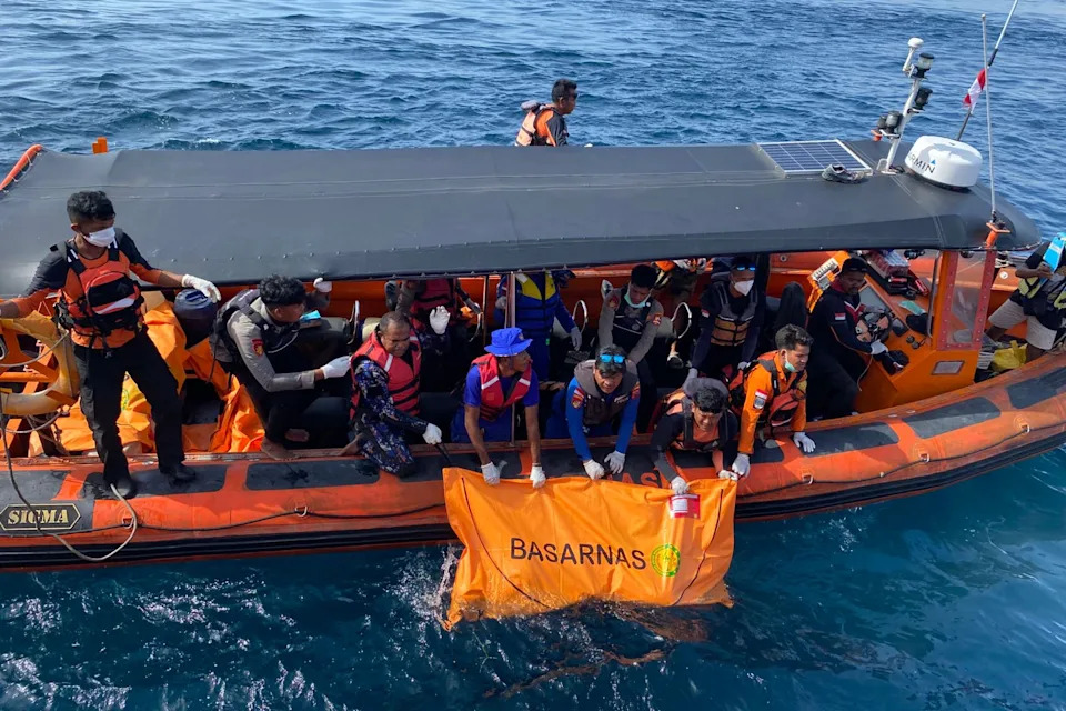 Second Body Recovered as Search Continues for Spanish Coach Fernando Martín and Two Children After Komodo Boat Sinking
