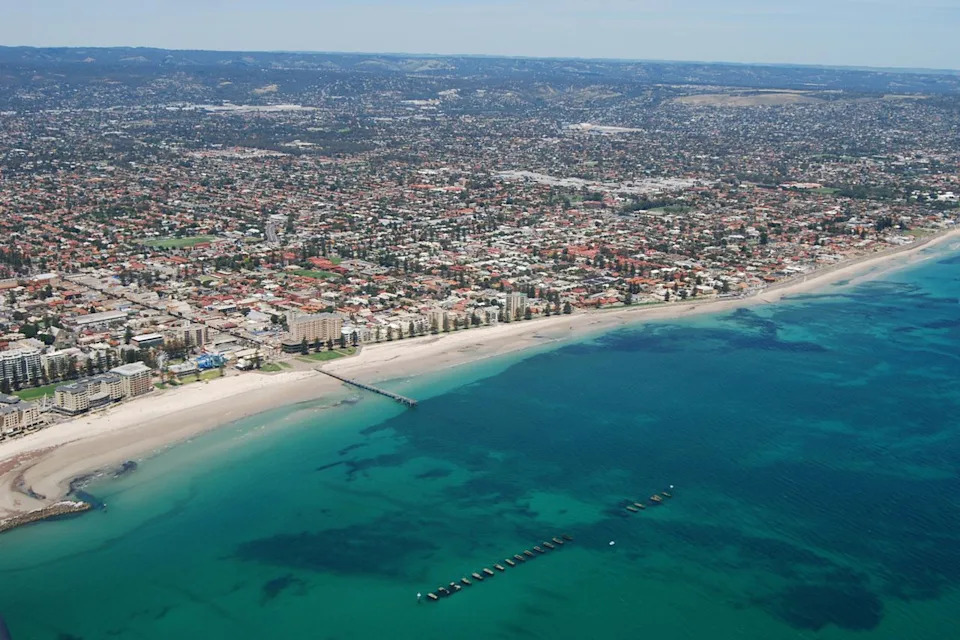 The Beaumont Children: Last Seen With a Stranger Before Their 1966 Disappearance — Inside the Unsolved Glenelg Mystery