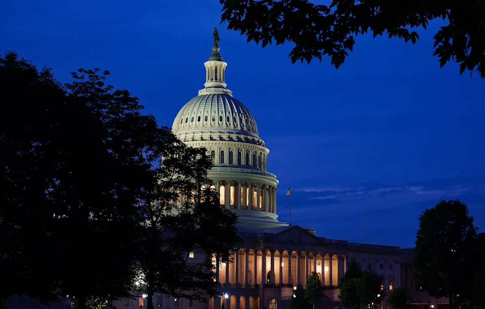 Democrats Say White House Misled Congress After Venezuela Operation — A Vote Looms