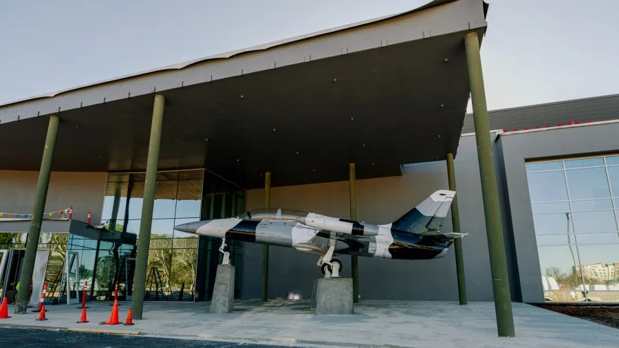 Jared Isaacman Donates L-39 Albatros Jet to U.S. Space & Rocket Center, Backs Inspiration4 Training Complex