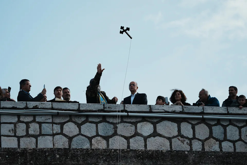 Fotografije: Proslave Bogojavljenja — Dan Tri Kralja, Krštenje i Ritualne Kupke