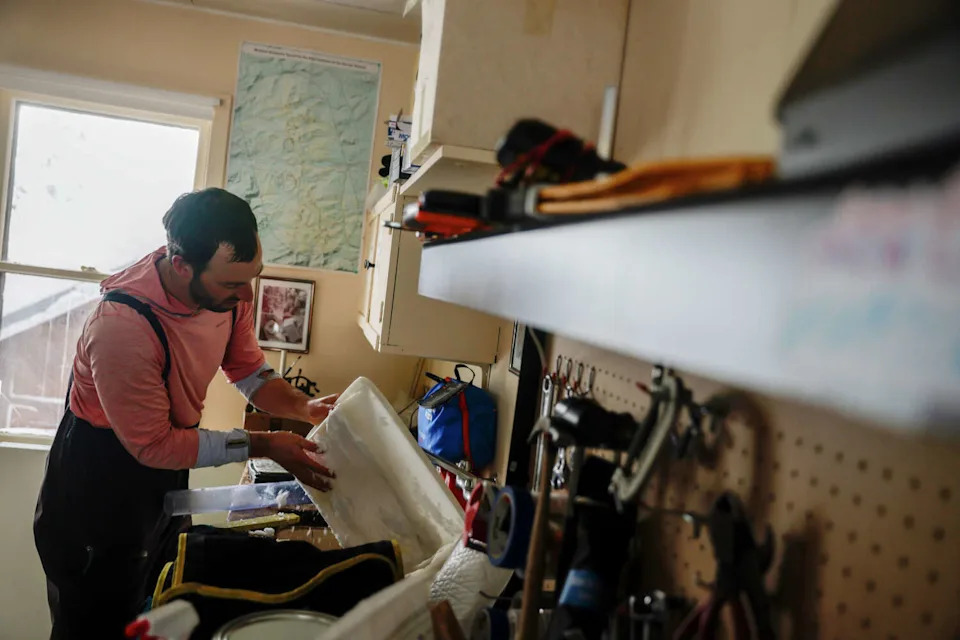 Donner Summit's 150-Year Snow Record: UC Berkeley Lab Blends Tradition With Modern Science