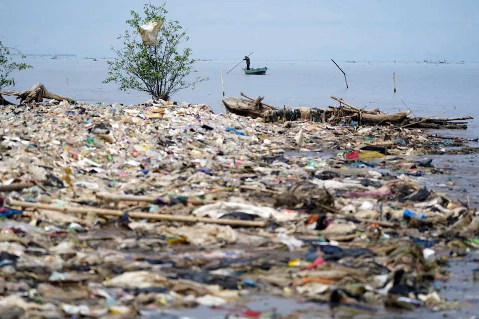 Study: Microplastics Are Undermining Oceans’ Ability To Absorb CO2