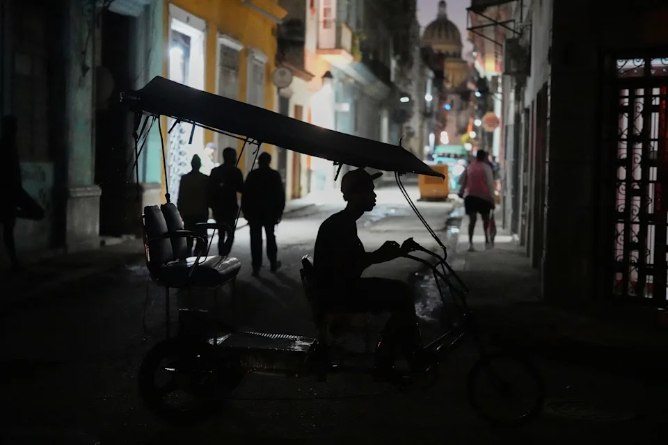 Photos: Cuba, Colombia and Mexico — Daily Life Amid U.S. Pressure After Reported Raid in Venezuela