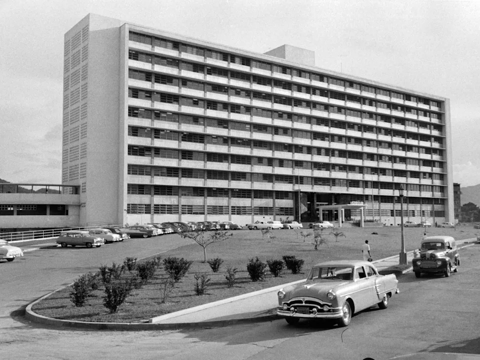 Vintage Photos Reveal Venezuela Before the Collapse — How Oil Made It Wealthy and Deepened Inequality