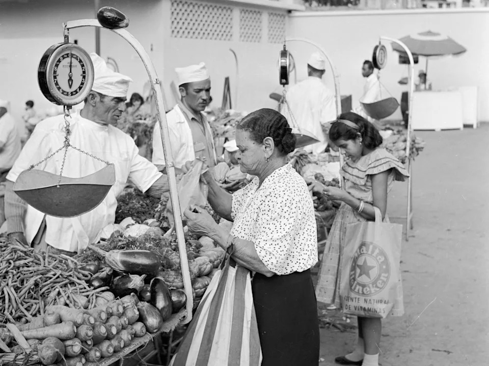 Vintage Photos Reveal Venezuela Before the Collapse — How Oil Made It Wealthy and Deepened Inequality