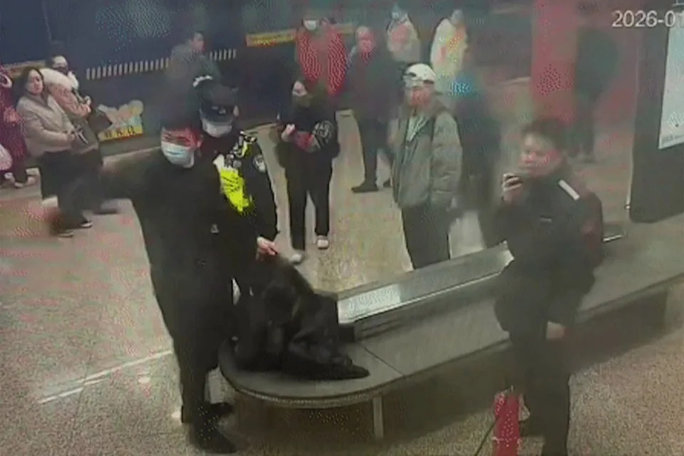 Power Bank Explodes on Shanghai Subway, Sets Commuter’s Jacket Ablaze — No Serious Injuries