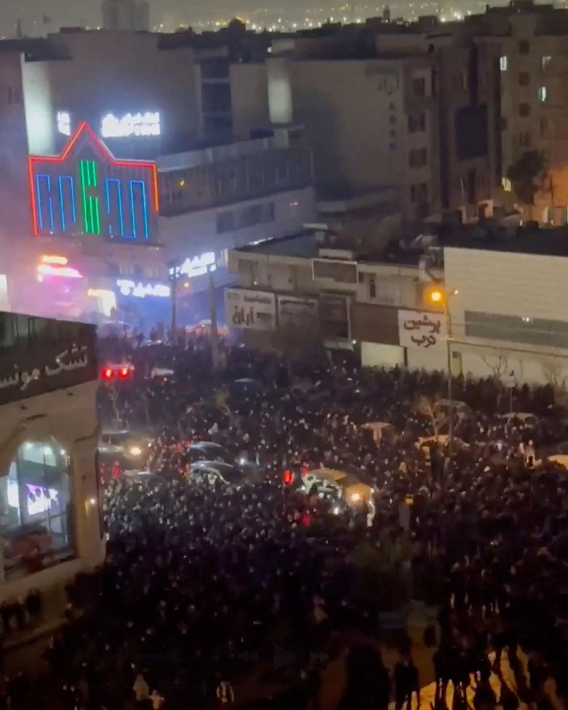 Iran’s Nationwide Protests: Deadly Unrest, Internet Blackout and Trump’s Warning of Possible U.S. Intervention