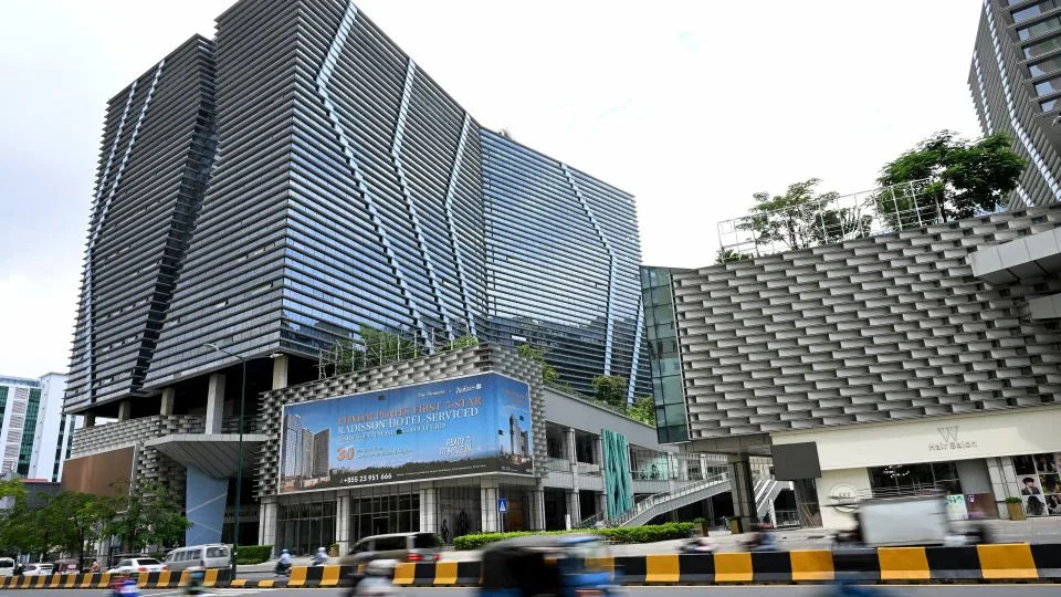 Chen Zhi Extradited To China After Cambodia Arrest; U.S. Probes $15B Crypto Seizure