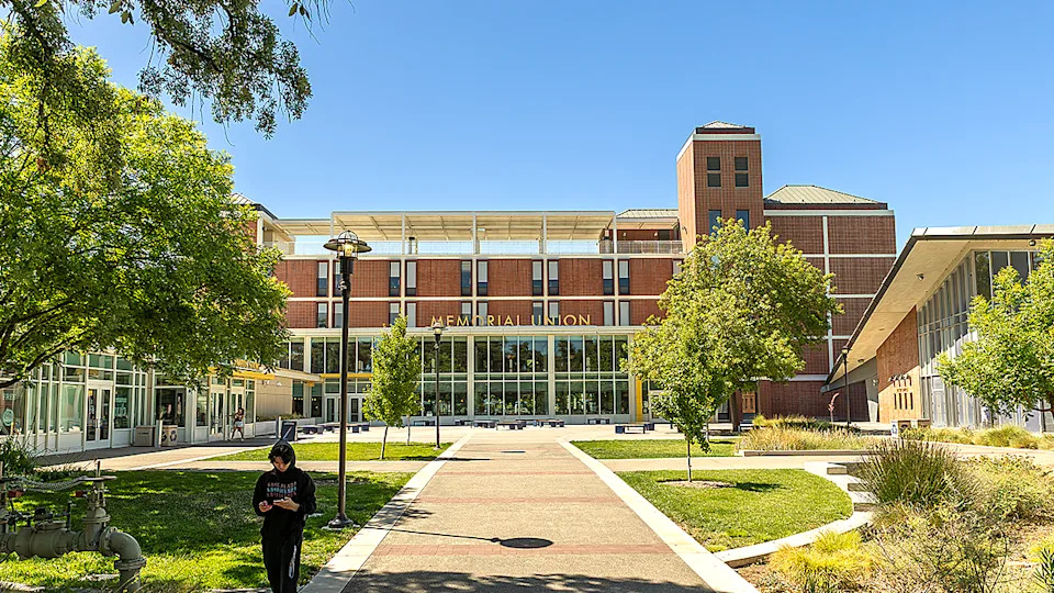 UC Davis Suspends Professor Without Pay After Threatening Social Post; Faculty Member Keeps Position