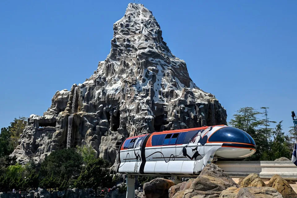60 Guests Evacuated After Disneyland Monorail Loses Power, No Injuries Reported