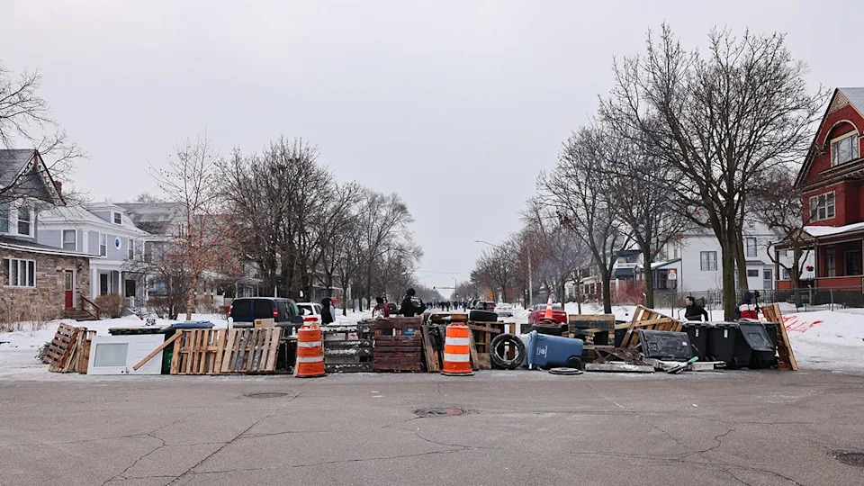 Police Absent as Protesters Seize Minneapolis Block After ICE Shooting; Barricades Erected