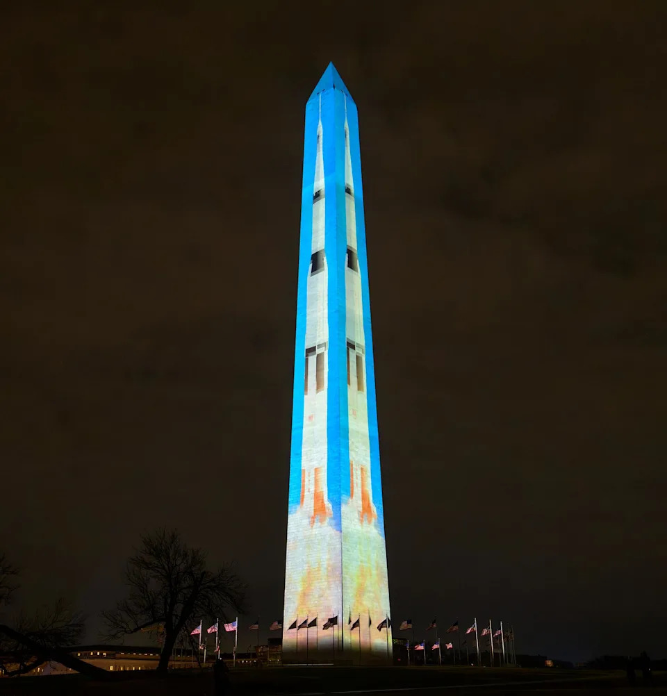 Moon Fever in DC: Saturn V Projection Lights Up Washington Monument Ahead of Artemis 2