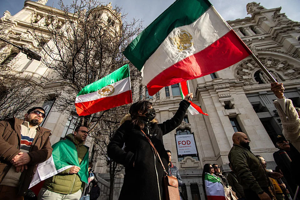 Global Solidarity Rallies Erupt As Deadly Protests Engulf Iran