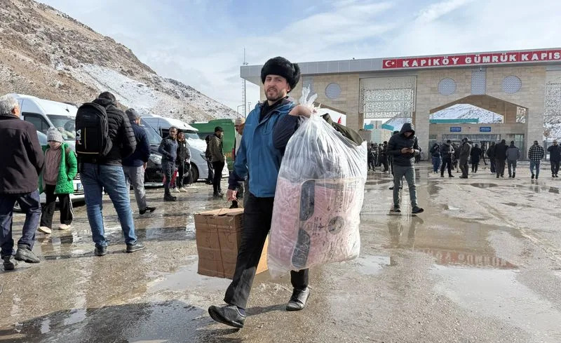 Dozens Flee Iran Via Kapikoy Border As Crackdown Intensifies