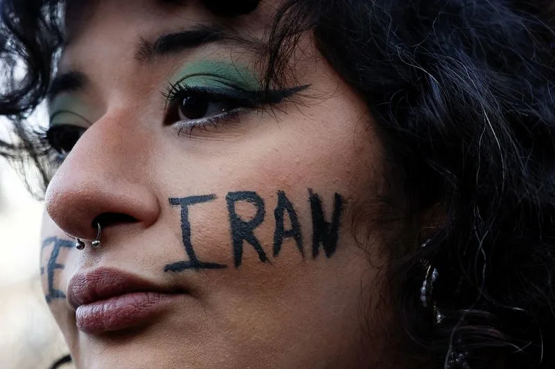 France Considers Sending Eutelsat Satellite Terminals To Iran To Restore Internet