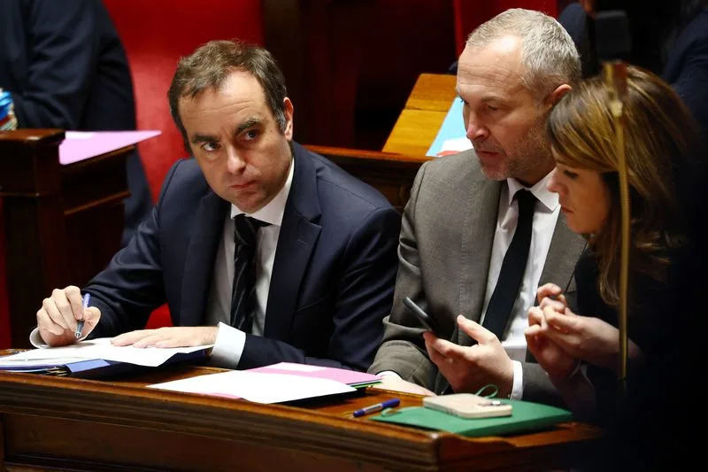 French Government Survives Two No-Confidence Votes — Now Girds For Contentious 2026 Budget Fight