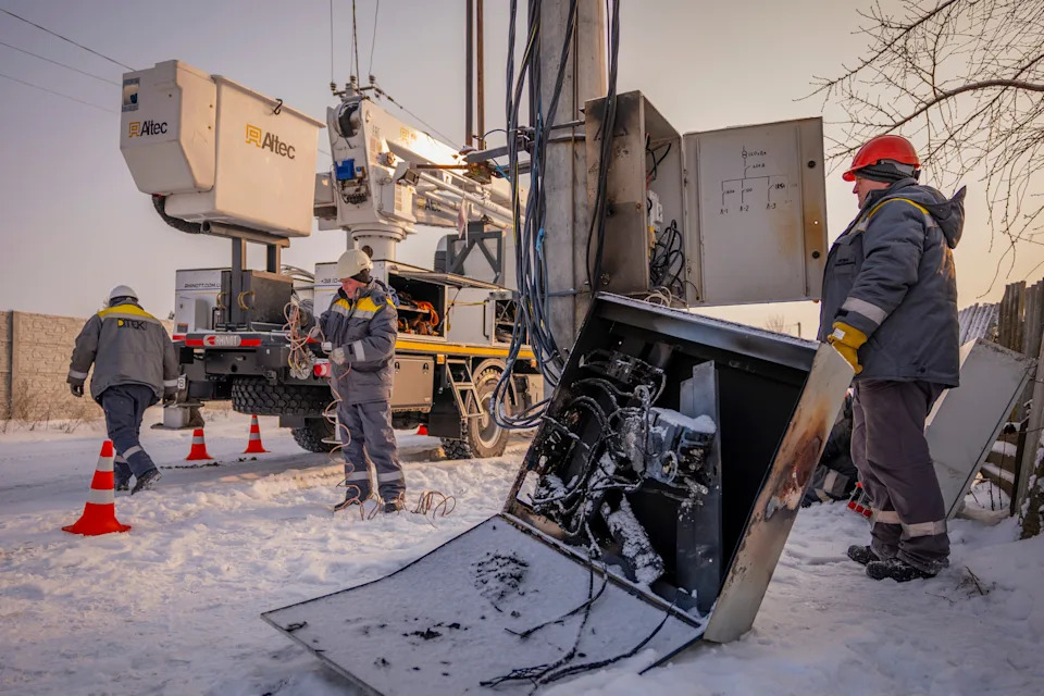 Kyiv Region Faces Bitter Cold As Crews Race To Repair War-Damaged Power Grid