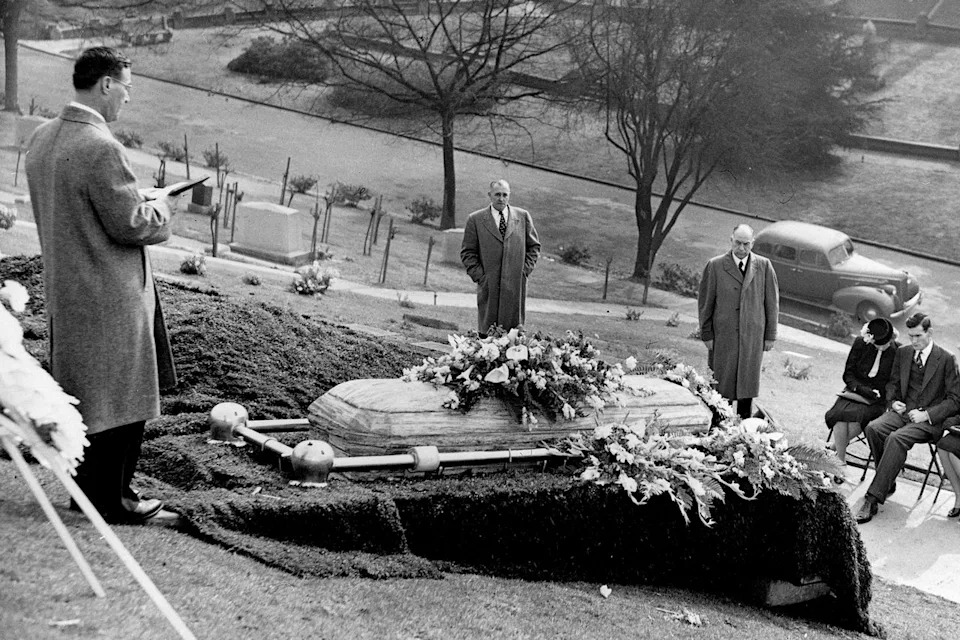 The Black Dahlia: The Unsolved Murder of Elizabeth Short — What We Know 79 Years Later