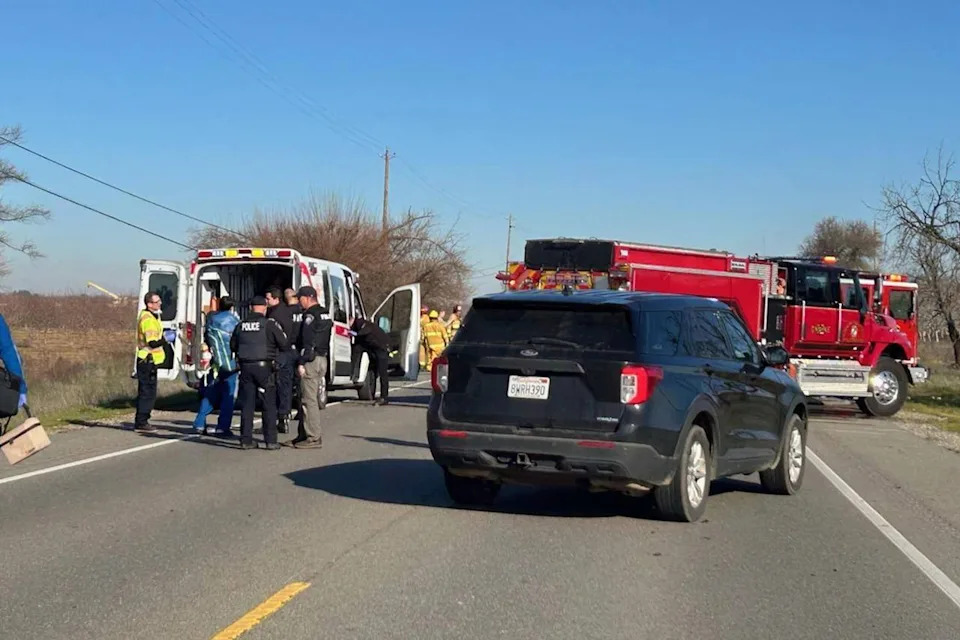 Six Killed After Transit Bus Is Engulfed in Flames in Head‑On Crash With Pickup on California Highway