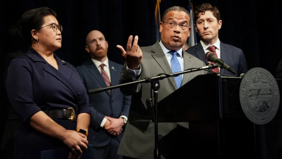 Minnesota and Illinois Invoke the 10th Amendment to Challenge Federal Immigration Agents — What It Could Mean