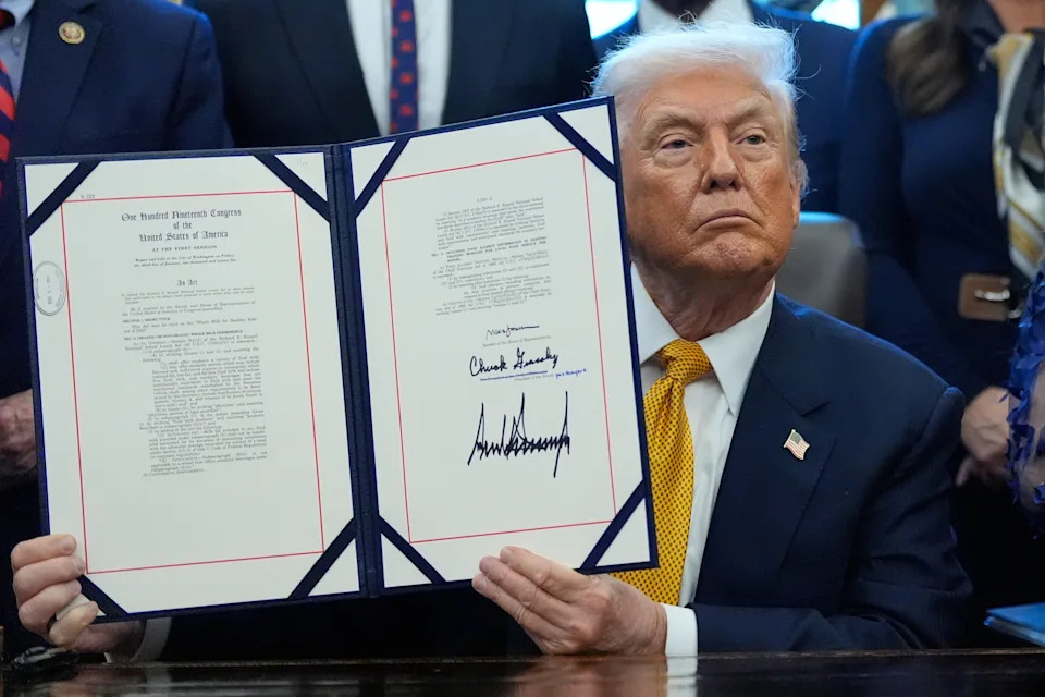 AP-NORC: About 4 in 10 Approve Of Trump After First Year Back — Weaknesses On Economy, Immigration, Foreign Policy